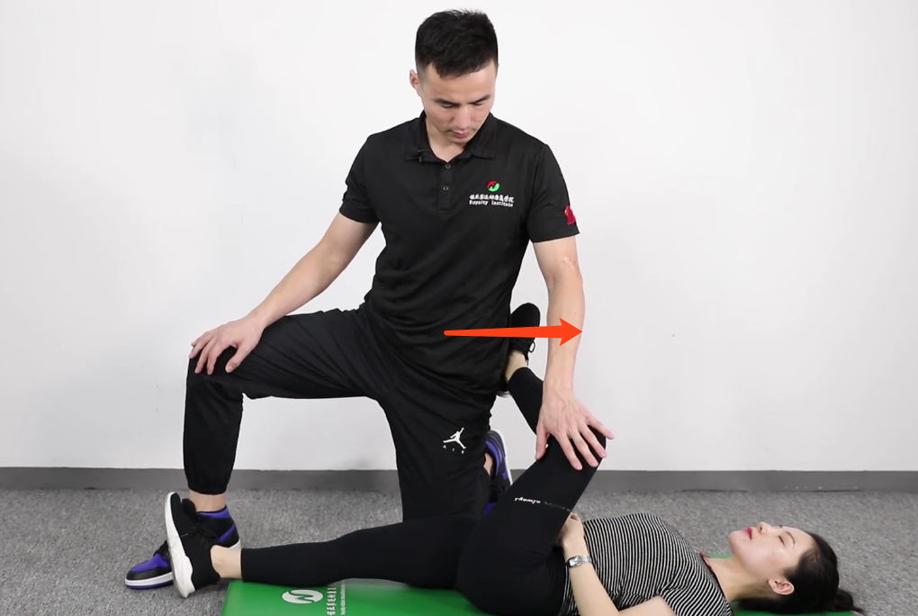 走路外八需要怎样纠正?