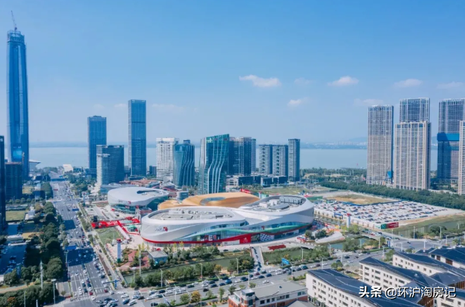 从2.95万降到2.4万！苏州楼市退潮，花了一万亿造了座鬼城