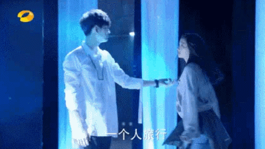 “华为小公主”的一支舞，暴露娱乐圈多少明星的尴尬