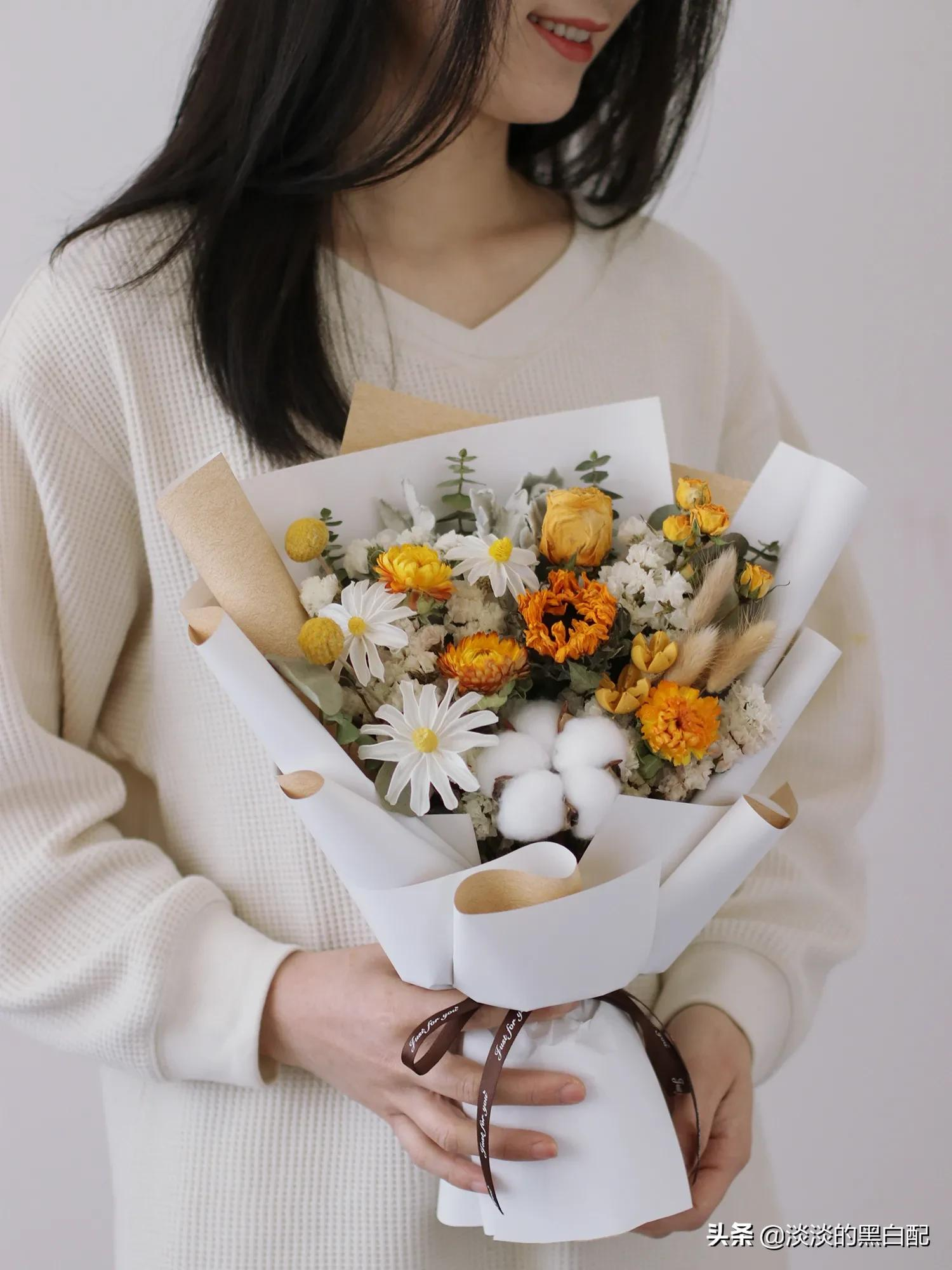 送女朋友经济又实惠的礼物（女神节送女朋友什么比较好）
