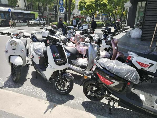 电动车新规实施首日，扬州旧标车“挂牌”卖？市场监管部门表示…
