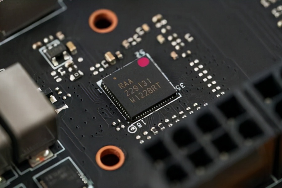 微星MPG Z690 CARBON WIFI暗黑主板评测：全面进化的暗黑之龙