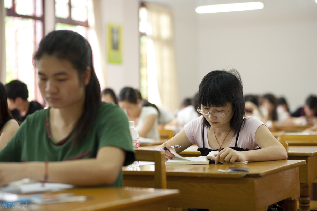 一模二模、三模考试，哪次模考成绩更接近高考？老师：不是三模