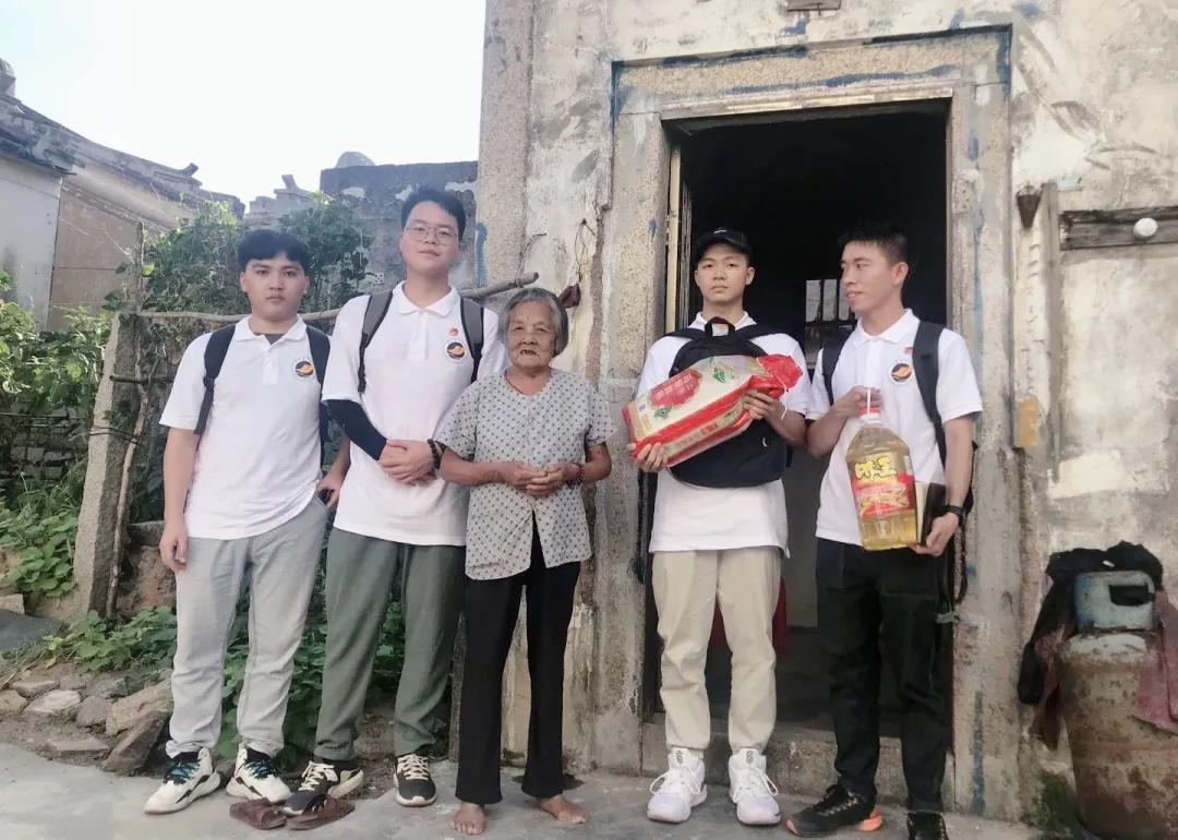 广东海洋大学乘风破浪脱贫队前往揭西县开展“脱贫”社会实践