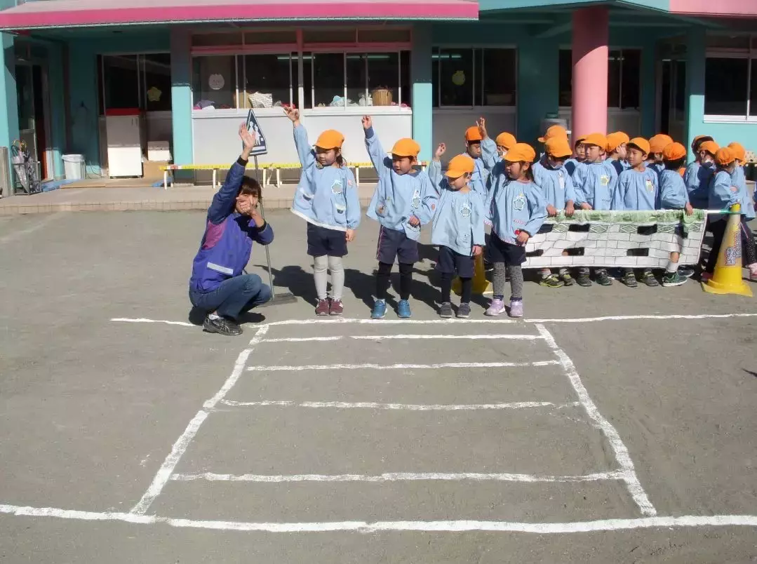 看了日本幼儿园的安全教育，才发现我们已经输在起跑线上