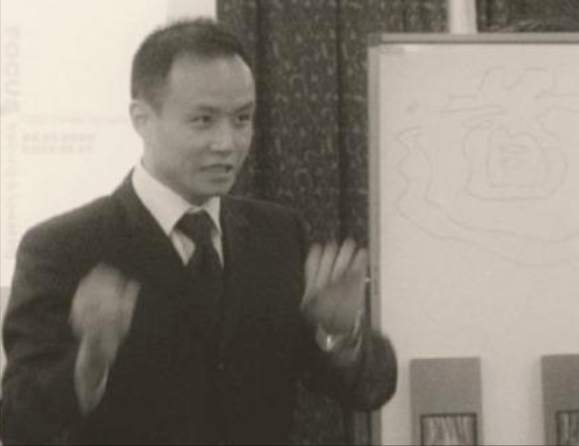 从“主持一哥”沦落到县城商演，乐嘉就这样改写了他的结局