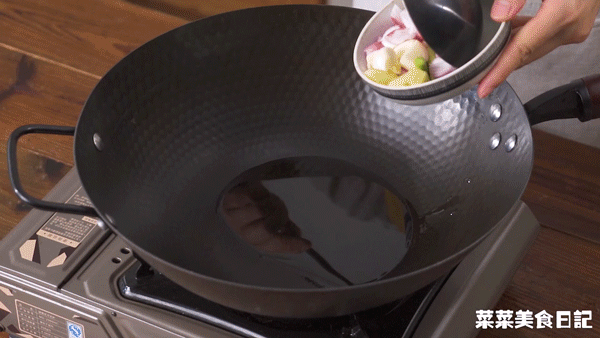 秒杀大排档的好方子，一焖香绝了！懂行的都在吃它