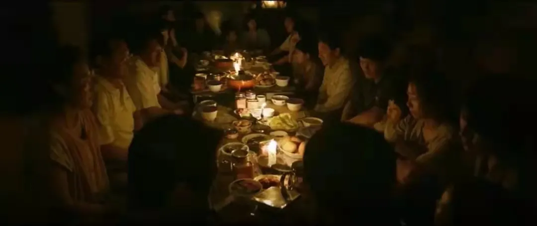 2021最好看的韩影《摩加迪沙》真实改编,讽刺与悲悯的克制表达