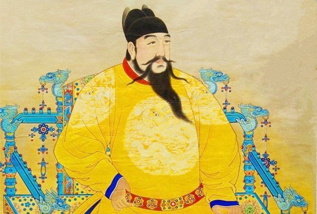 一个小官遇见了朱元璋，不认识朱元璋还跟他喝酒，结果官升十级