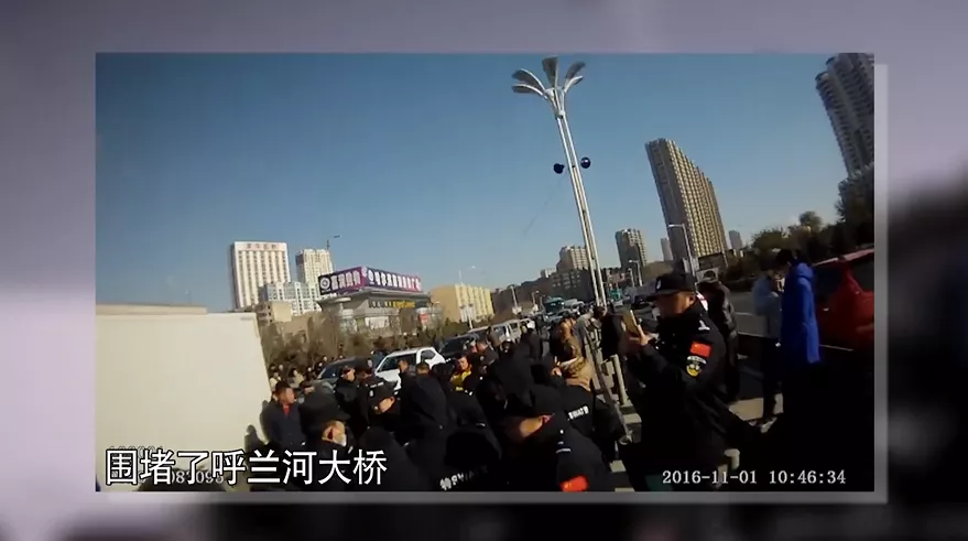 公安局长是黑老大,审讯时200多天不开口,突然有一天唱起了《从头再来》