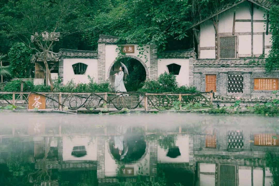 10首唯美《眼儿媚》，你的眼睛里，藏着灿烂星河