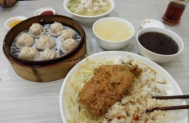 老杭州地道美食攻略：9种必吃美食和16家老字号餐馆推荐