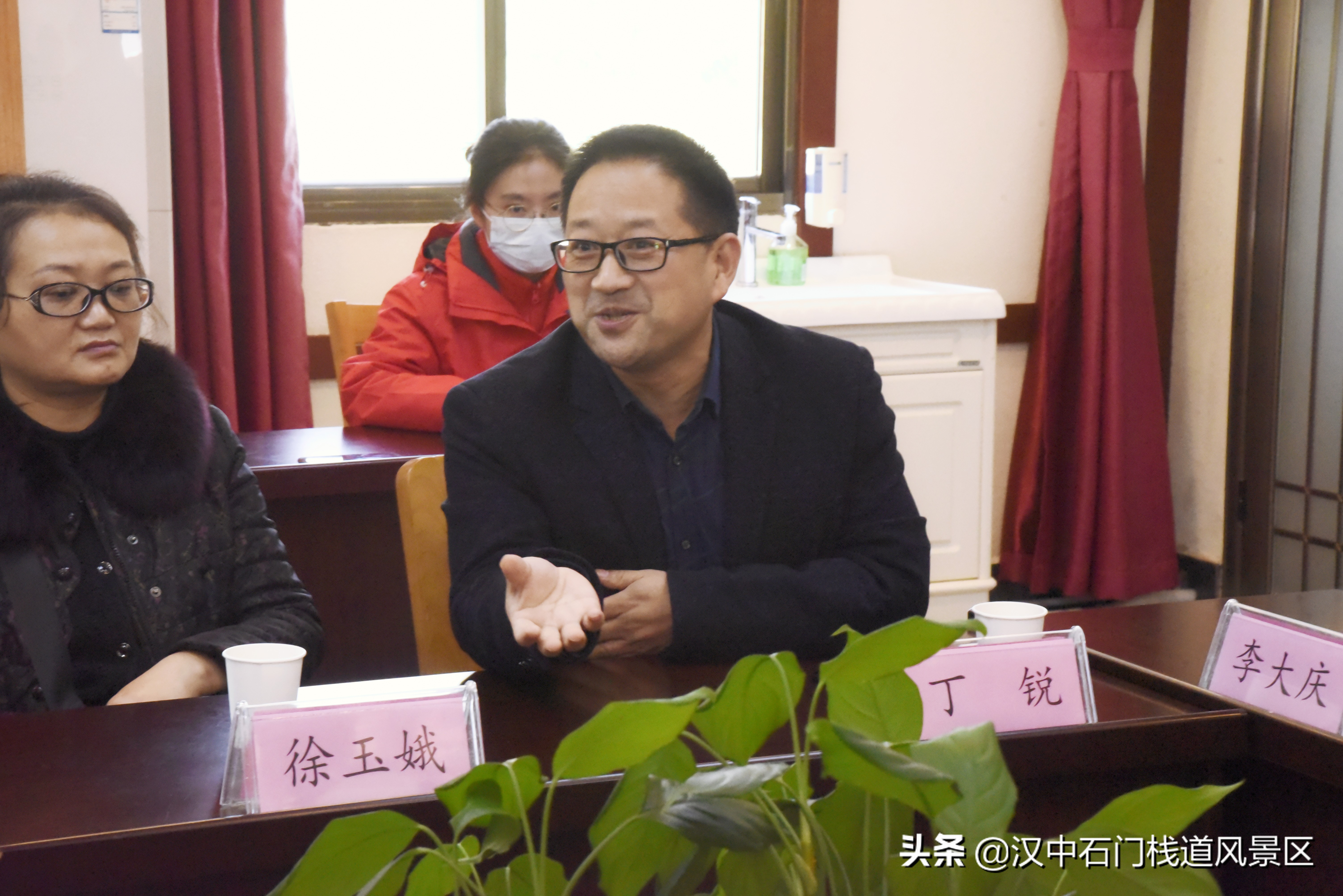 陕西理工大学与石门栈道开展“文旅融合”座谈交流会