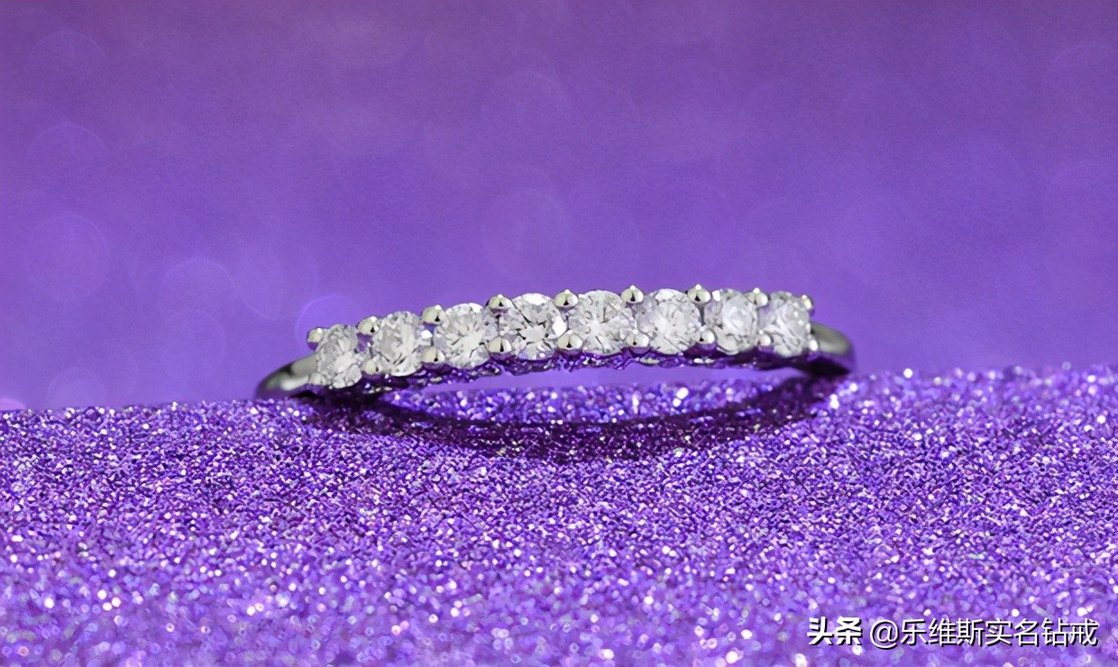 订婚选什么戒指比较好（买订婚戒指什么牌子的好）
