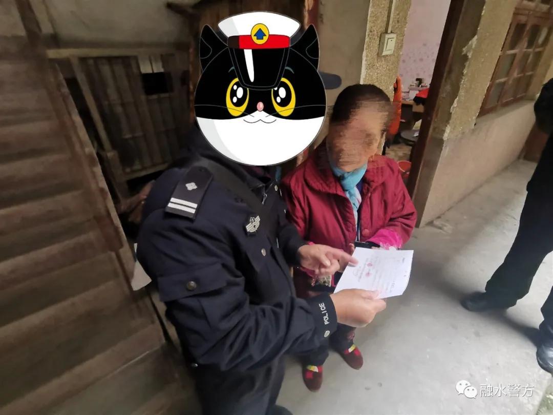 浴室，出租房间，“桃色交易”！警察持续敲打多个“猥亵的巢穴”，数十名男女被劫走。