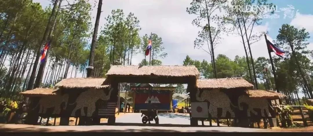 捡破烂交学费，用废品造学校？他建了一所垃圾学校，拯救无数孩子