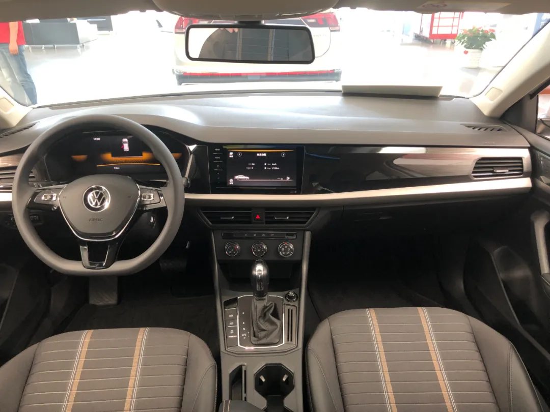 朗逸plus1.4t舒适版落地多少钱_【读车号】