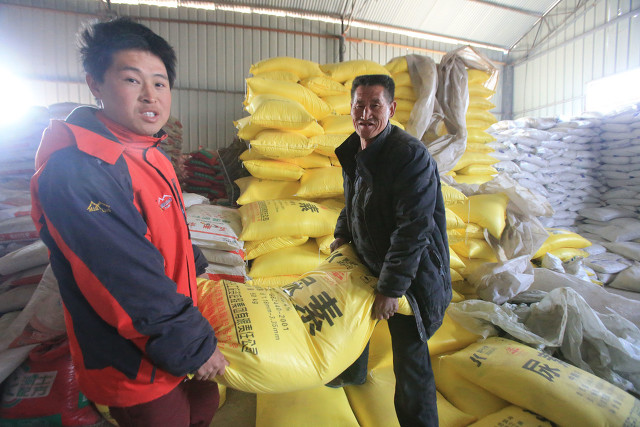 尿素价格大涨50%，农民种地难，发改委出手，约谈提醒化肥企业