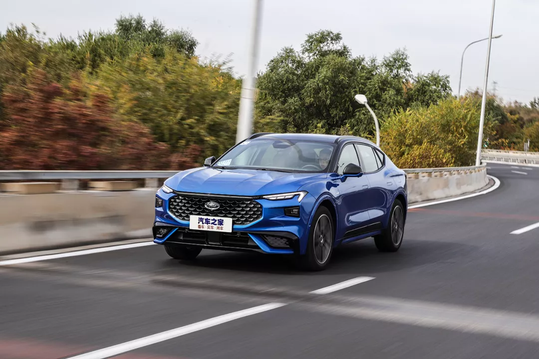 238马力+8AT！颜值不输宝马X4，这辆SUV福特EVOS本月上市