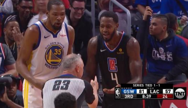 nba为什么撤椅子被吹犯规(NBA5大吹T冤案：小托马斯无缘无故被驱逐，1次判罚让邓肯再无笑容)