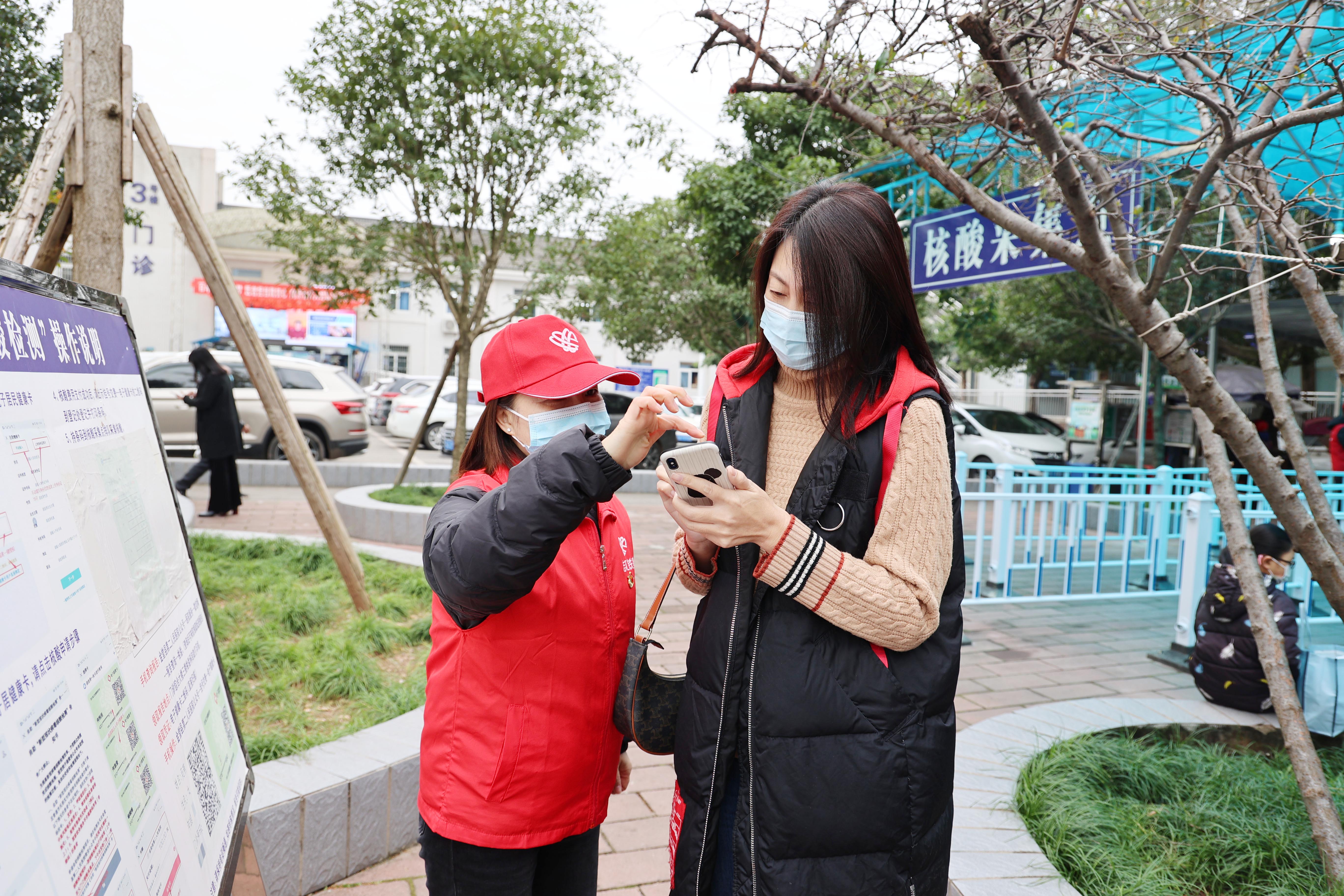 致敬丨坚守各个岗位的最美战“疫”人