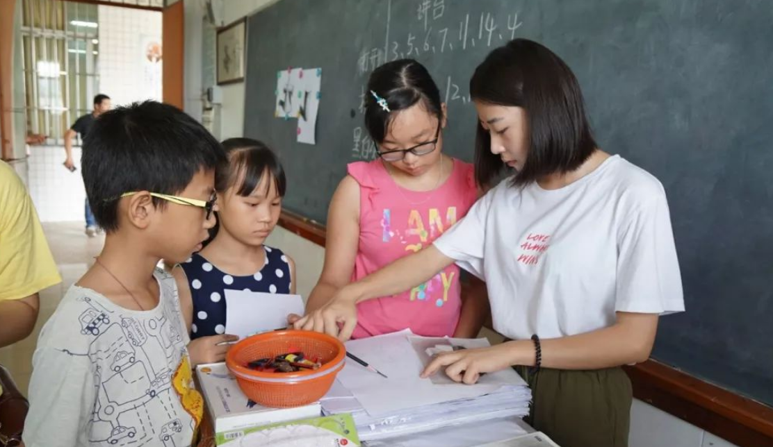 教师带薪寒暑假合理吗？家长答案很统一，老师“不淡定”了