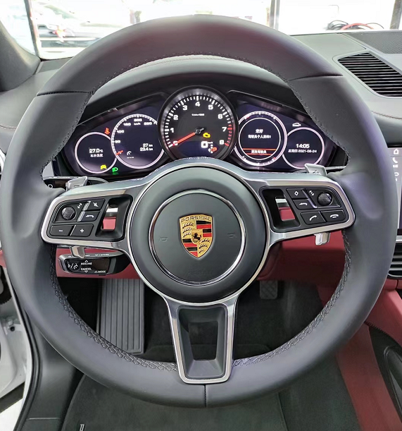 体验保时捷卡宴：外观简约，内饰奢华到夸张，动力是真“猛”