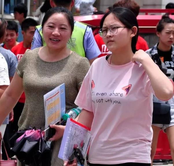 高考推荐字体（高考哪种字体更拿分）