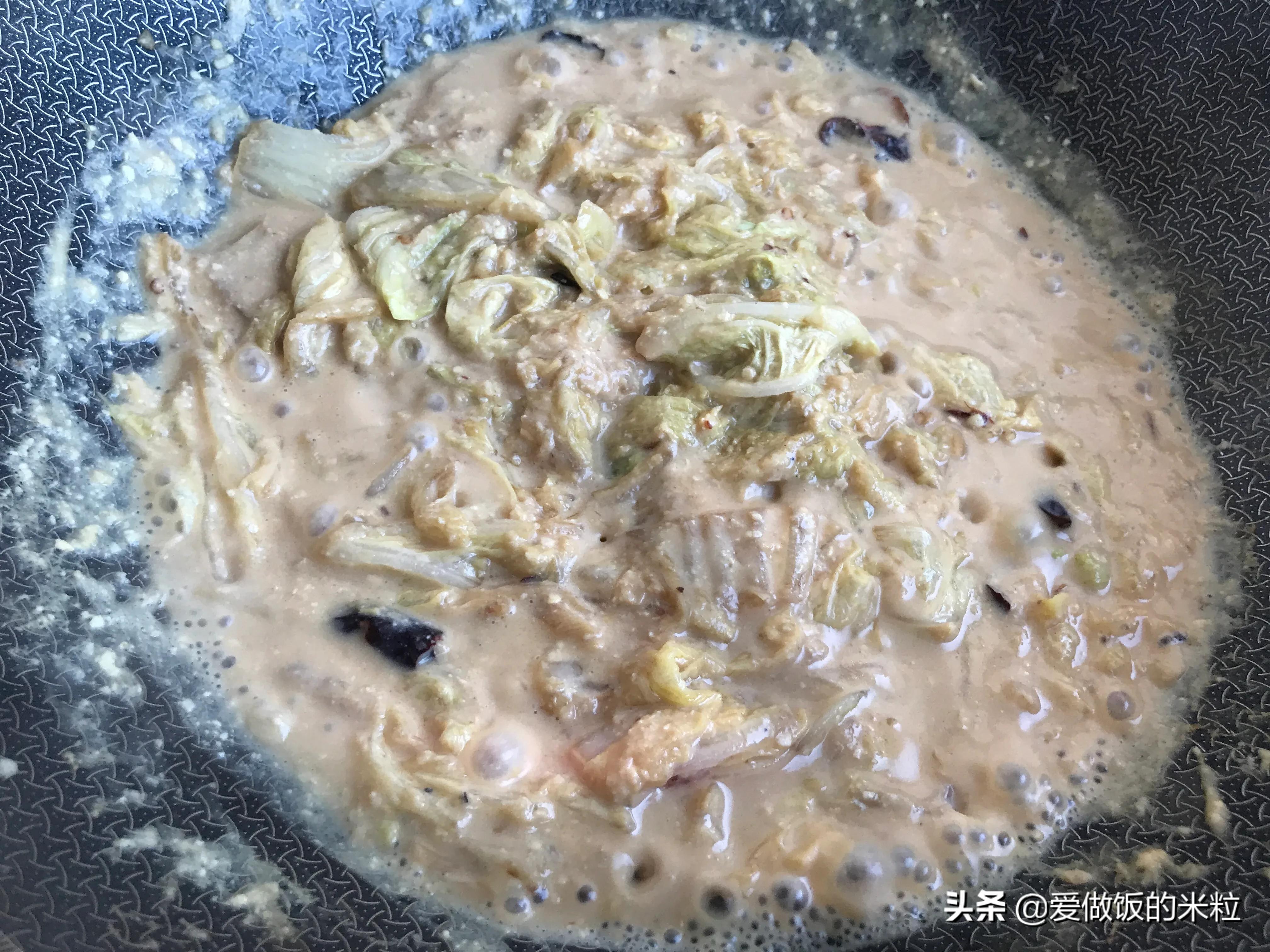 懒豆腐的家常做法（河北唐山地方特色菜白菜炒懒豆腐）