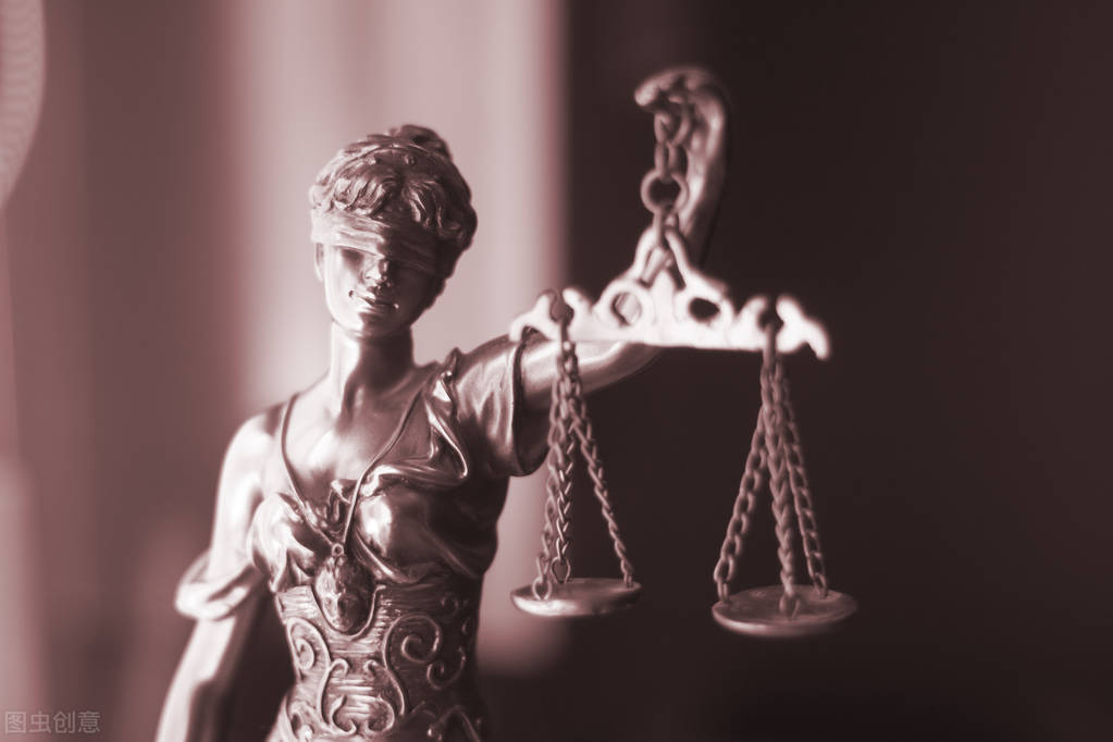 法官是“官”，律师却不是“师”