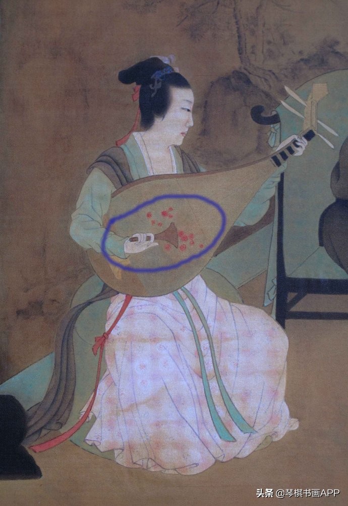 弹琵琶的姿势有几种，古人正确抱琵琶的姿势图片