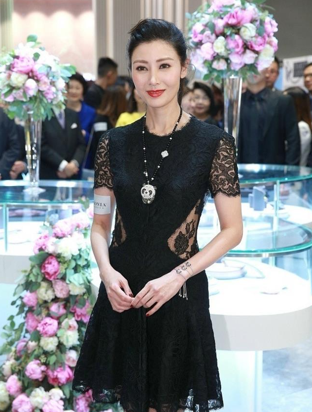 李嘉欣性感照片图片(李嘉欣出席活动真高调) - 赤虎壹号