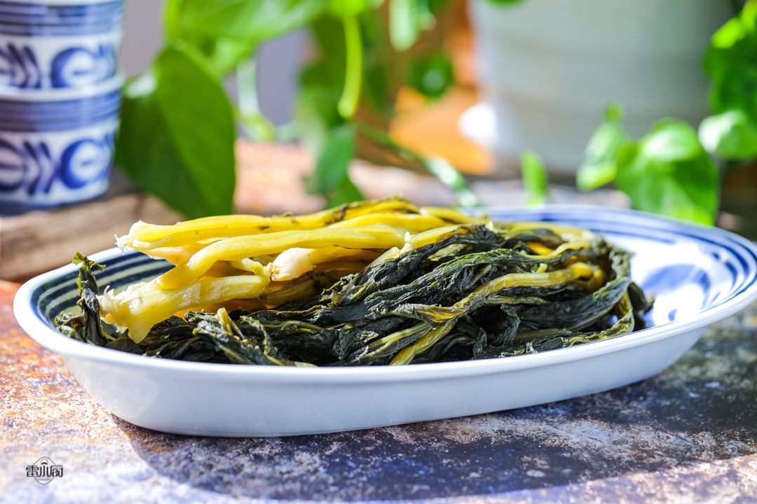 腌了一坛雪菜，家人都说好吃，又腌了一坛，做法一看就会，零失败