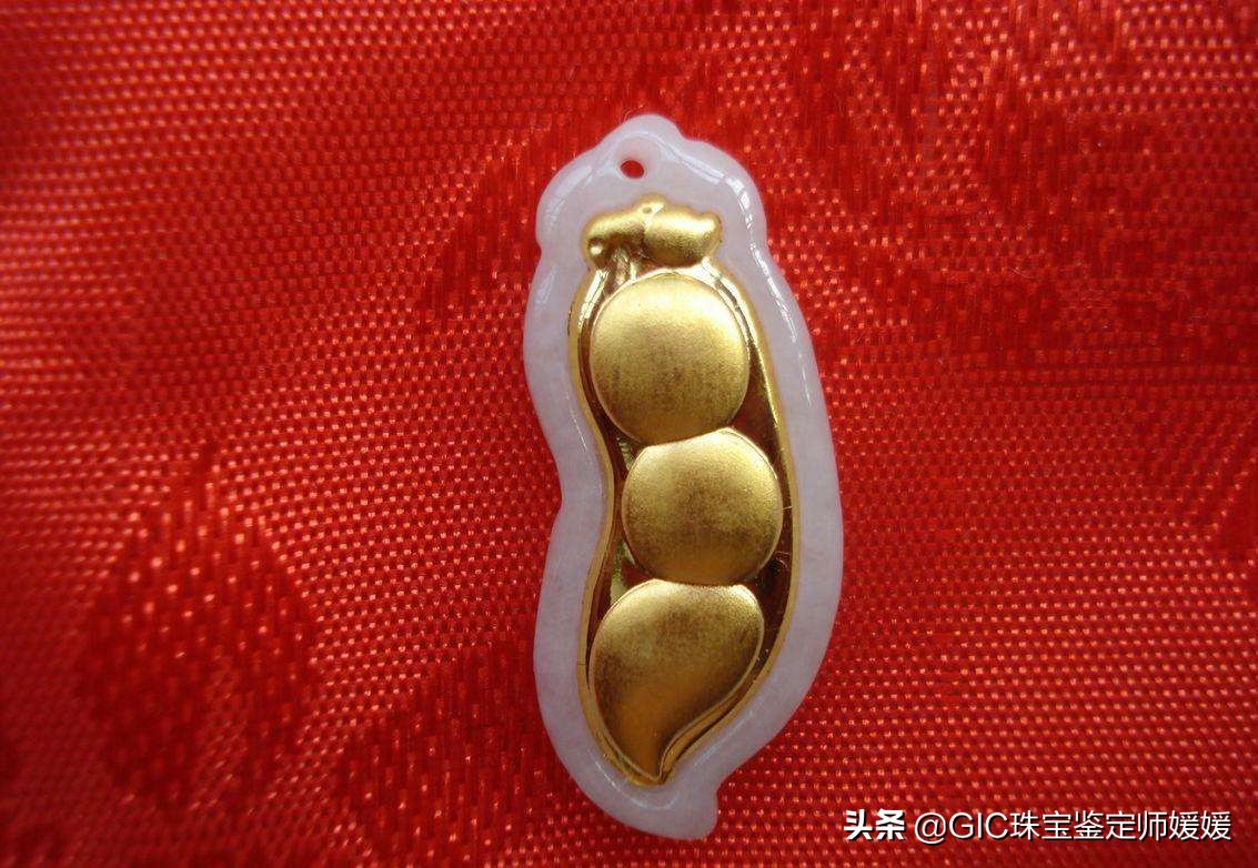 买首饰需要谨防买到这样的金镶玉挂坠，中奖套路多，价格真的不高