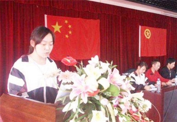 11年前还没高考，便被清华降60分录取的四川女孩，考了多少？