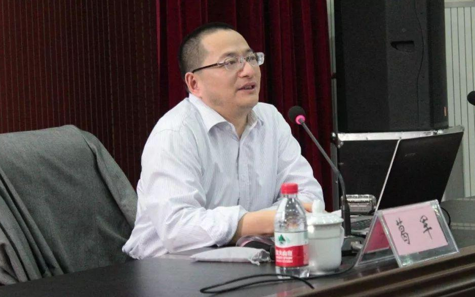 “葛大爷”行踪牵动高考生的心，江苏考生最怕的男人，何时能退休