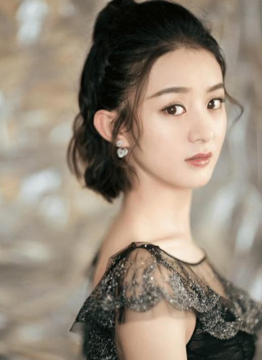 “农村姑娘”赵丽颖的成名史，以及她背后的资本版图