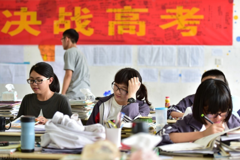 高考应该几点起床（高考状元作息时间公开）