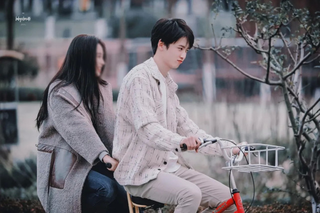 这是吻戏最多的一部剧了吧，男主陈宥维才23岁，难为他了