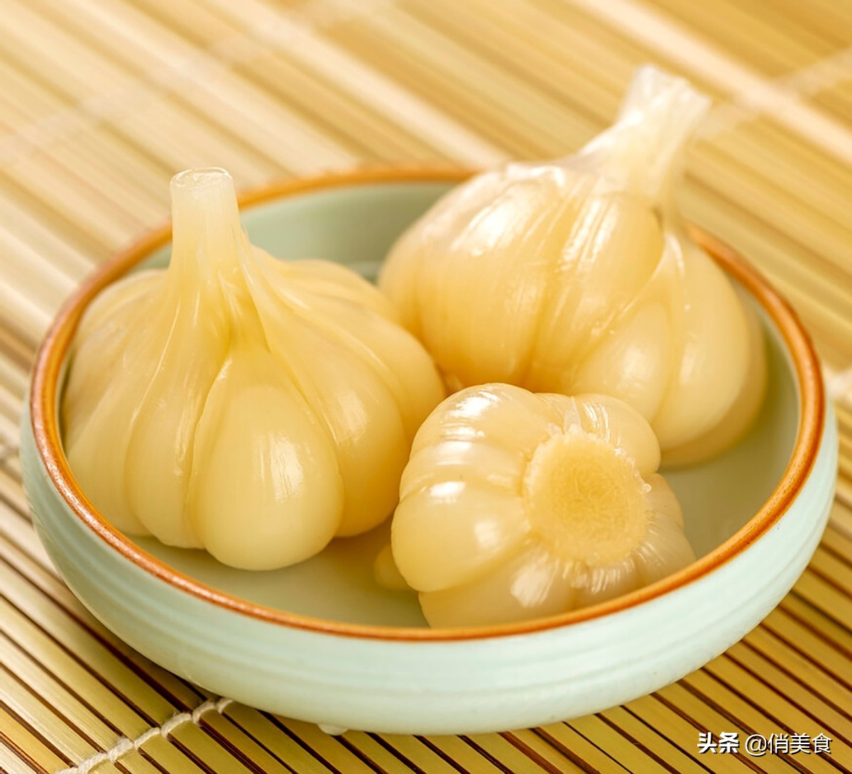 糖醋大蒜头怎么腌制方法（正宗糖醋蒜的腌制方法又脆又甜）