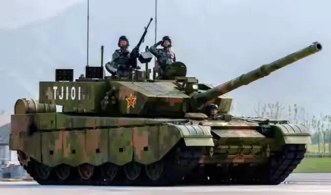 中国现役军人有多少，中国有两百万军人？