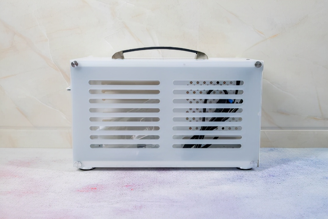 提着走的3A游戏ITX主机，超频三蜂鸟2装机体验