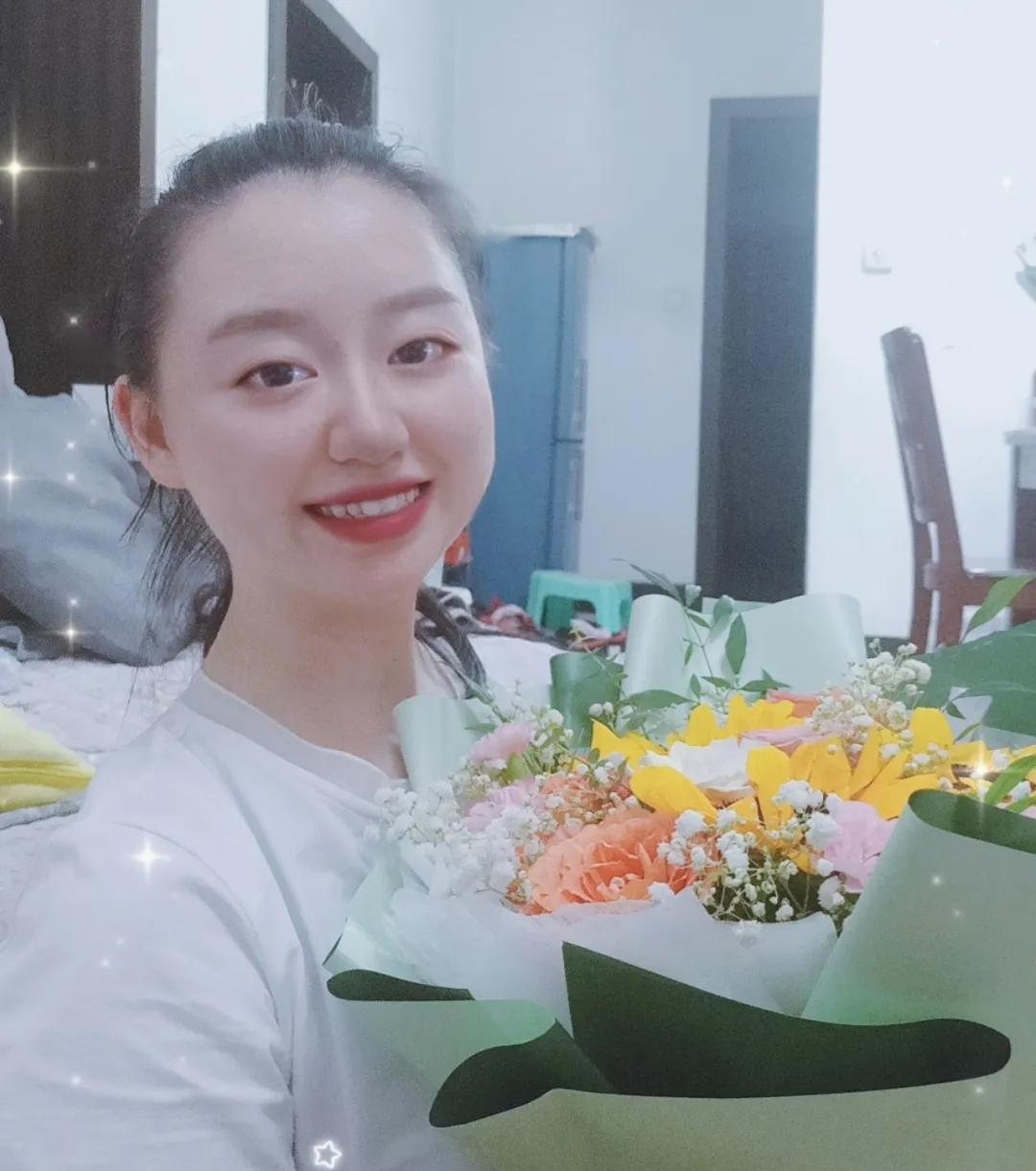 双胞胎“姐妹花”同时考入清华，一个647分，一个649分，让人佩服