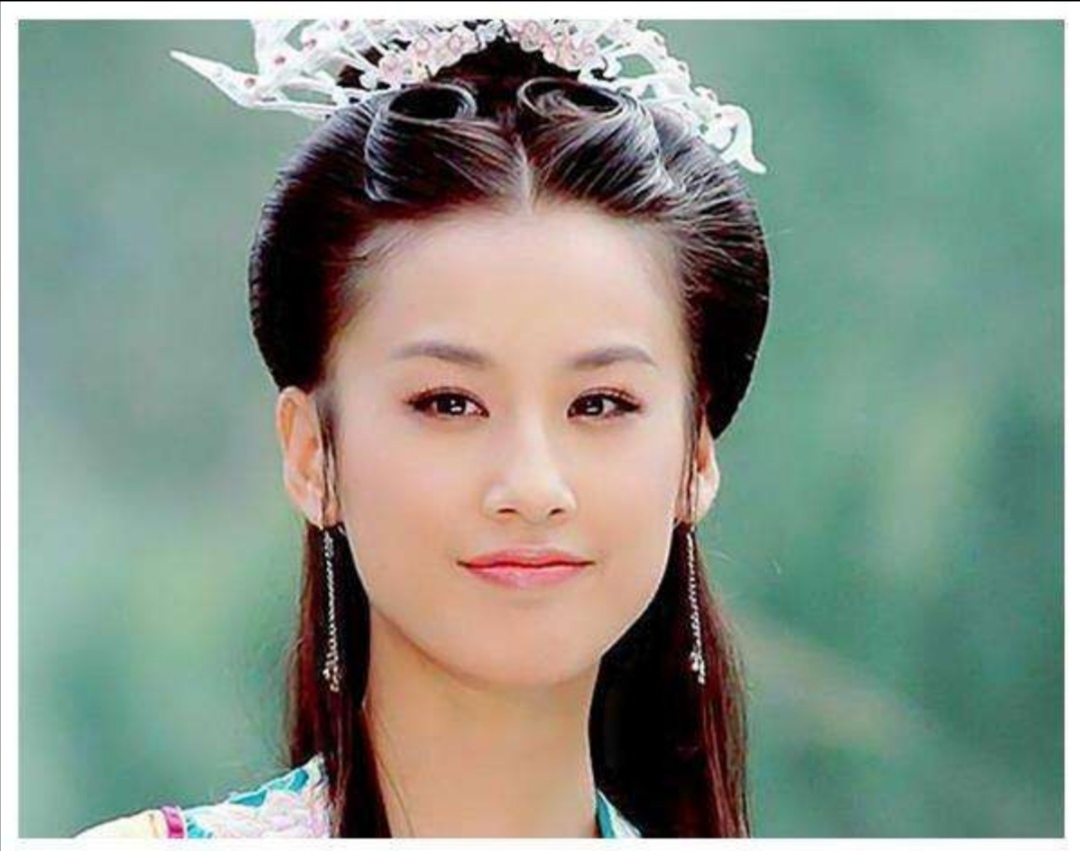 2005年黄圣依与周星驰打官司，杨子甩出600万帮助，最后大获全胜