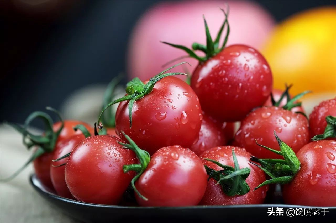 現(xiàn)在的西紅柿又酸又硬？老菜農(nóng)：牢記4點(diǎn)，沙甜多汁，一挑一個(gè)準(zhǔn)