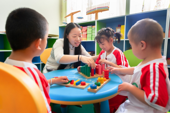 “残障儿童只是迟开的花朵！”她把一所特殊教育学校变成全国重点