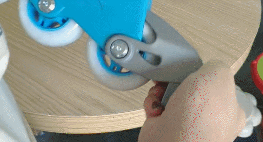 测了7款热门儿童轮滑鞋，差点没被这牌子气吐血，价格贵质量还差