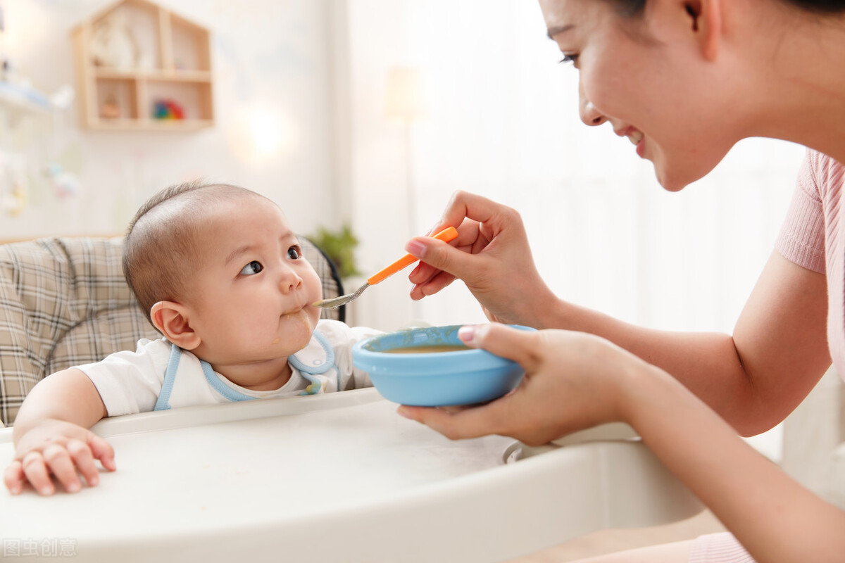 婴儿辅食添加时间表及食谱（婴儿辅食添加时间）