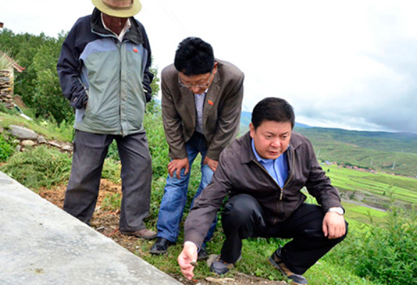 乡镇公务员将集体涨工资，县城公务员羡慕不来，你愿意报考吗