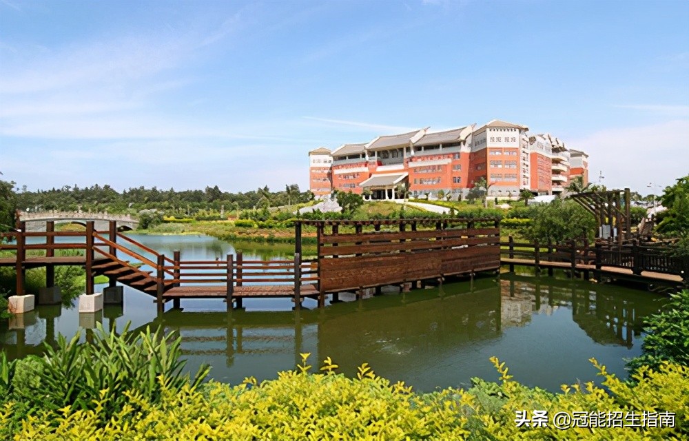 女生读中专报考什么专业好？成都哪些中专学校比较好？